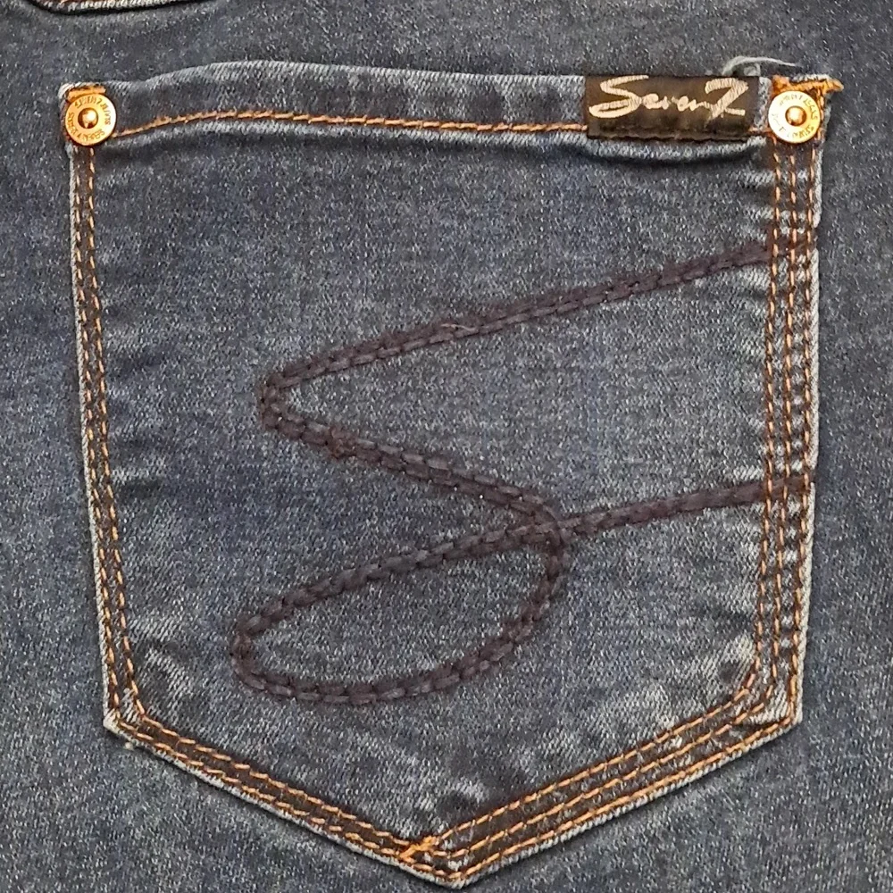 Seven 7  Women's Size 8 Tummyless Skinny Straight Blue Jeans